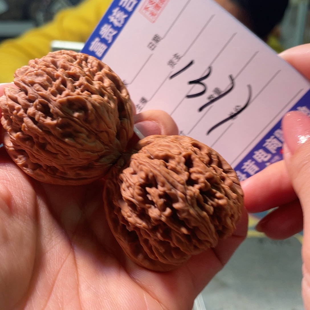 核桃把件41左右粗棱大肚涿鹿红皮南将石