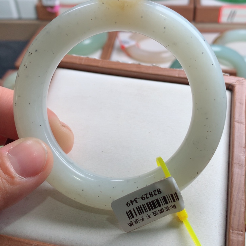 【闪购商品】和田玉手镯未镶嵌56.2