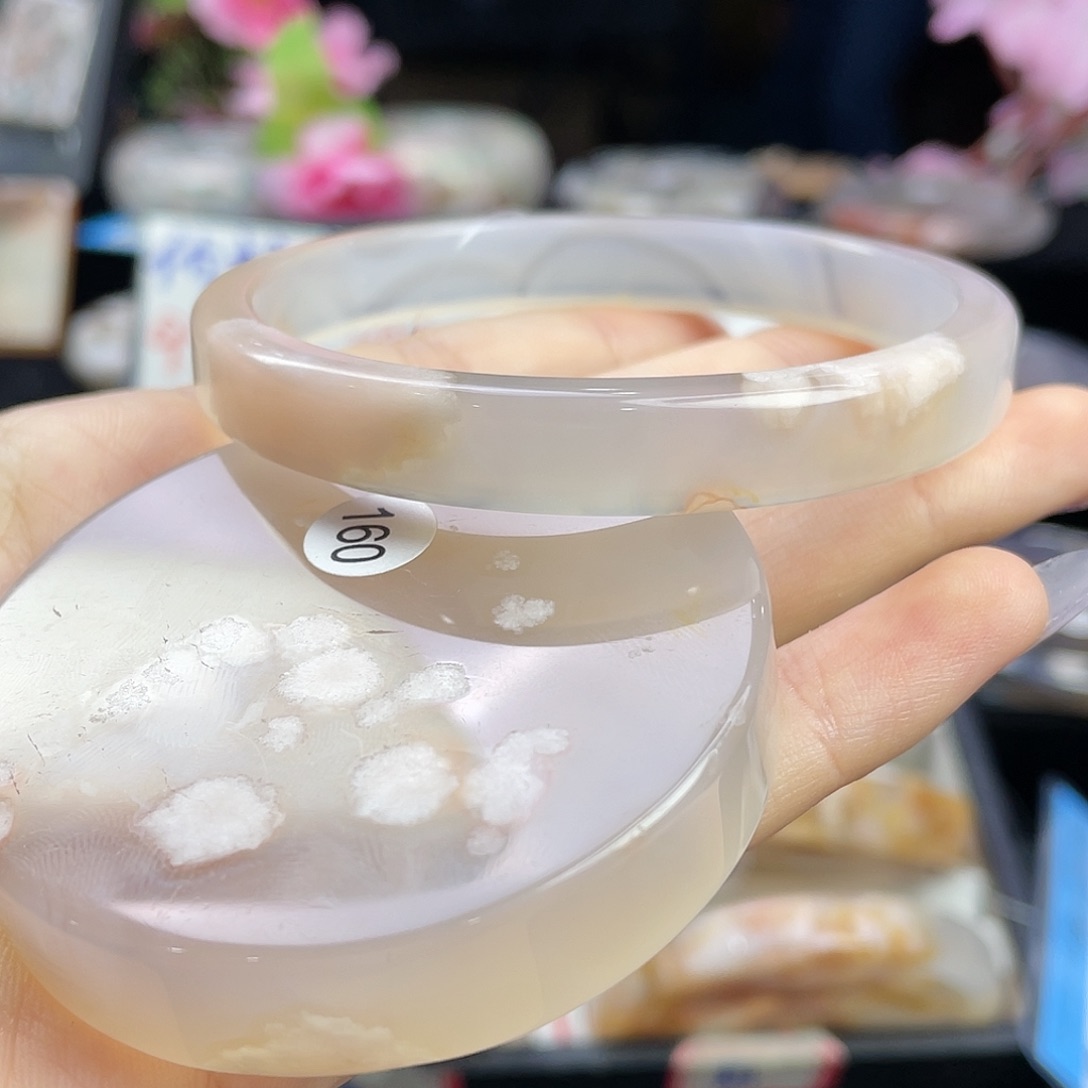 石英质玉手镯未镶嵌乔***?60.160