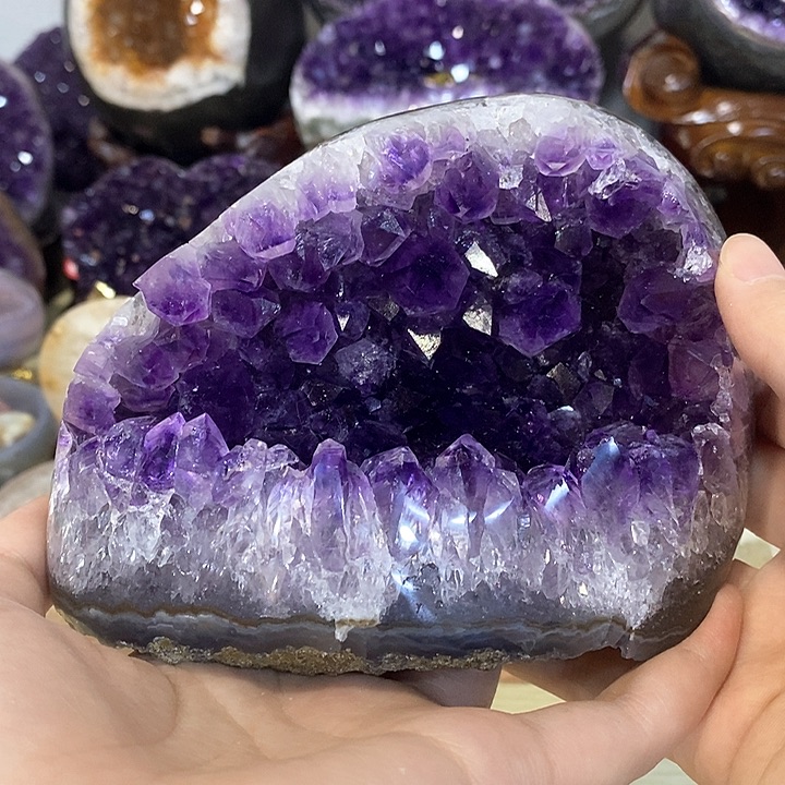 未镶嵌水晶大型摆件（非配饰）