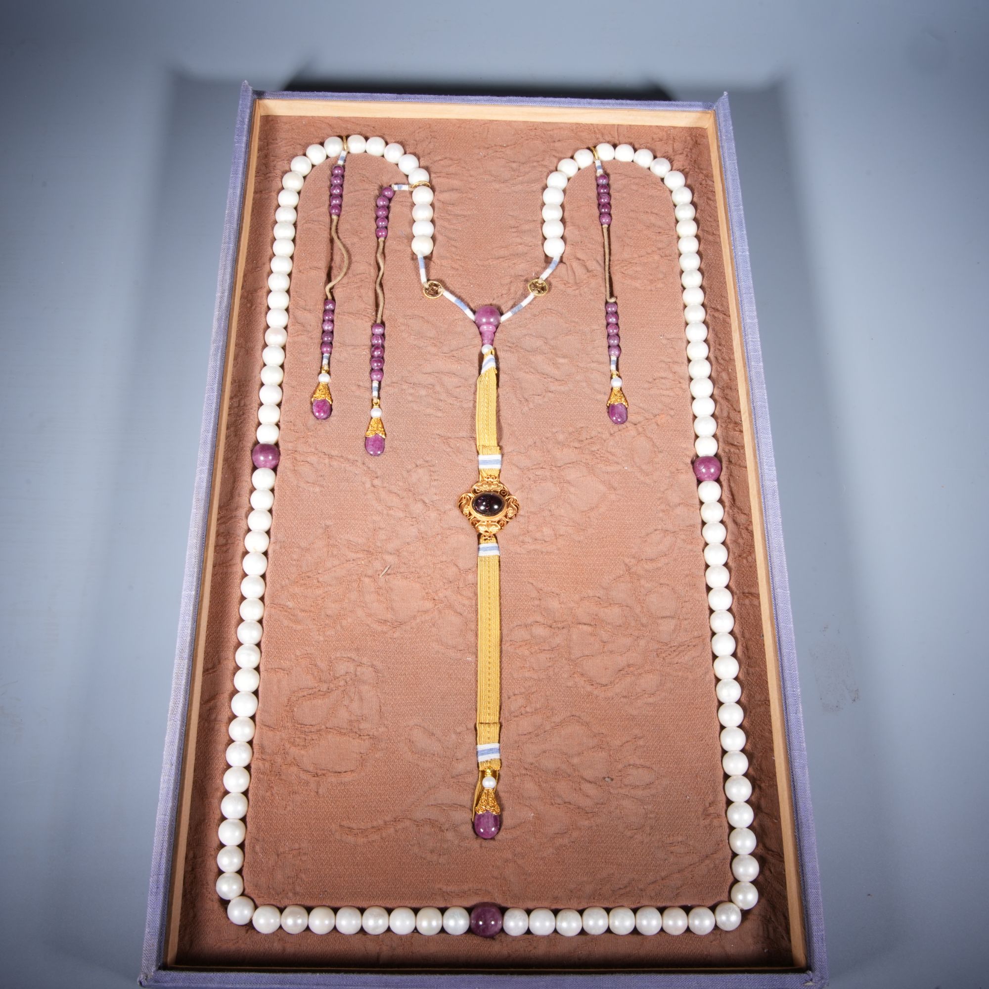 Lot28 清代 朝珠摆件