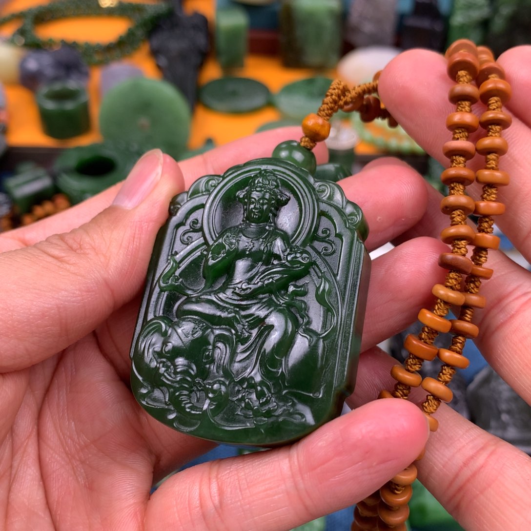 和田玉未镶嵌颈饰