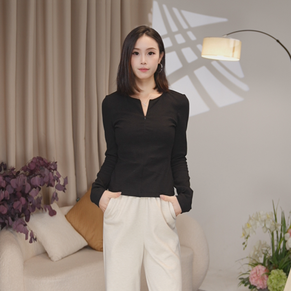 冬季内搭小众打底衫t恤新款时尚修身大码显瘦设计感v领长袖上衣女