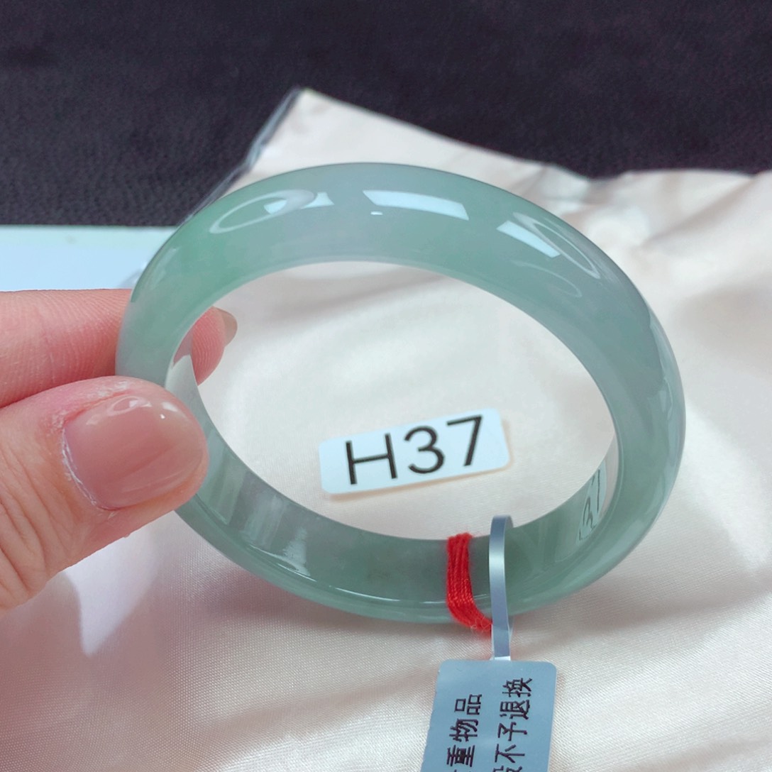 翡翠手镯未镶嵌手镯88