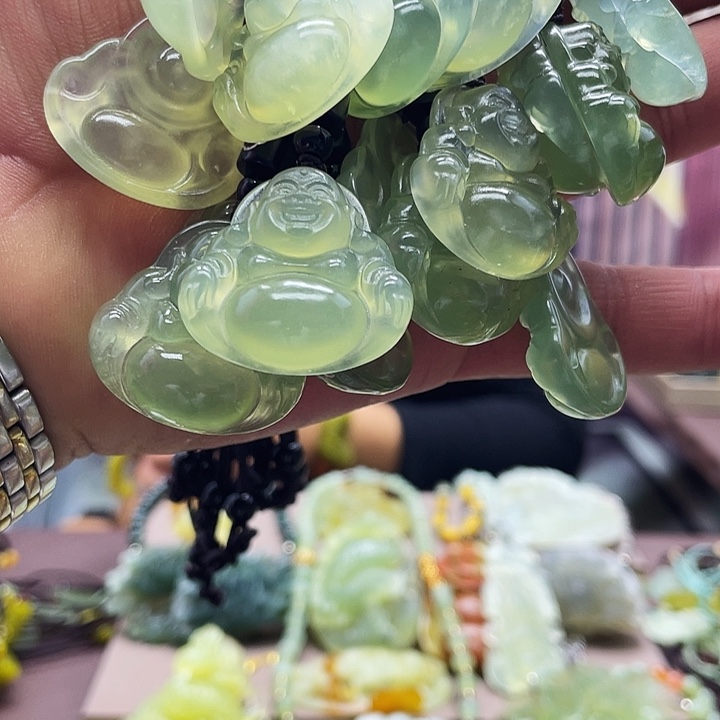 蛇纹石玉未镶嵌挂件
