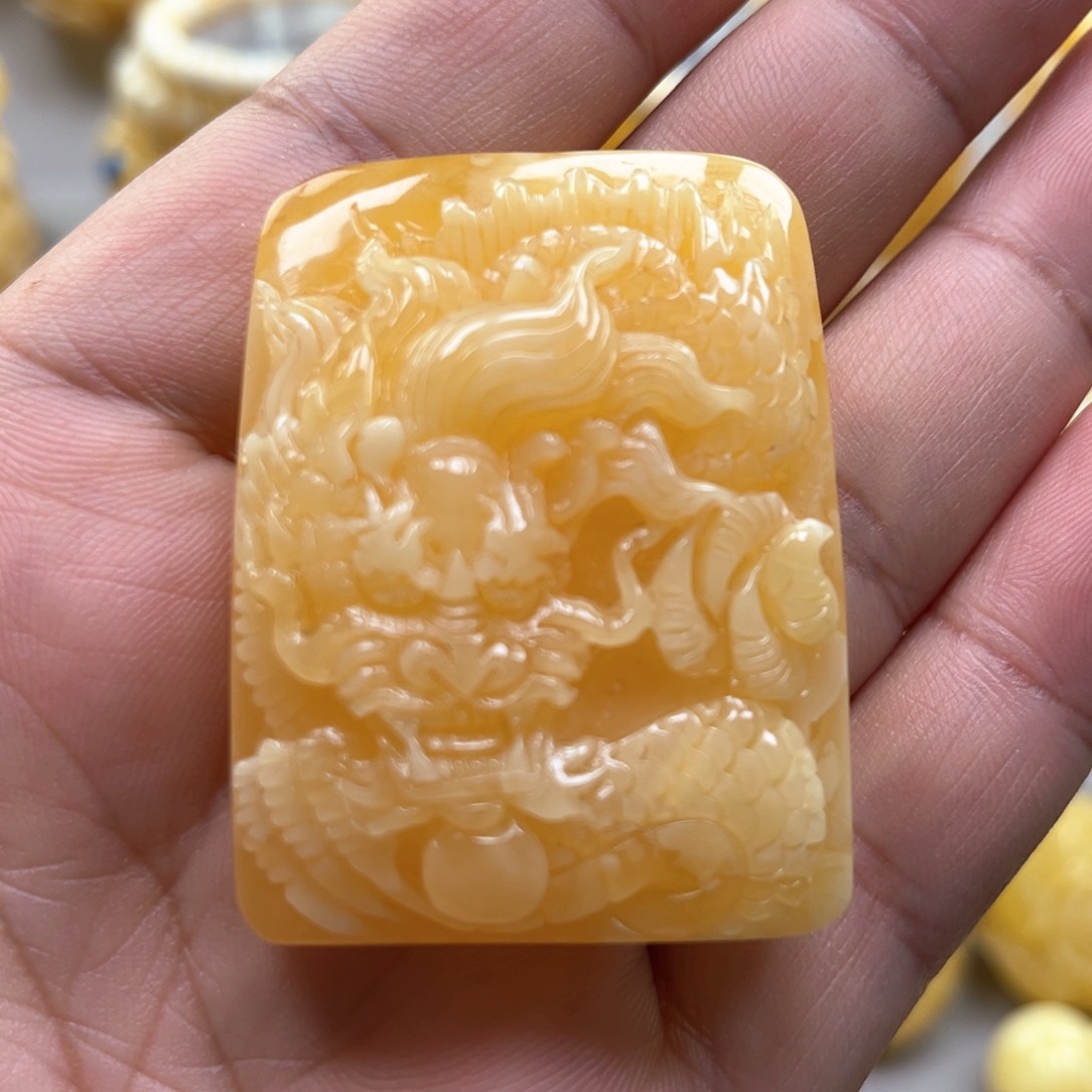 琥珀颈饰未镶嵌吊坠