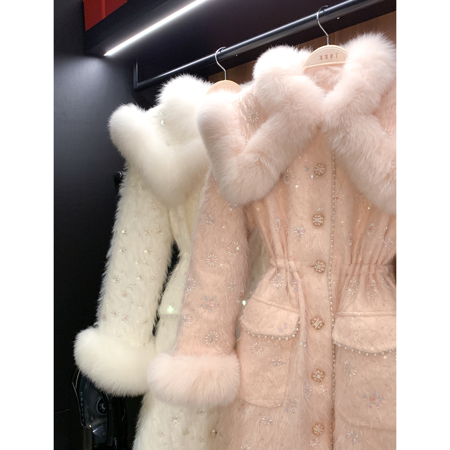 【温暖来袭】高定轻奢狐狸毛钉珠大衣名媛90白鹅绒外套27405