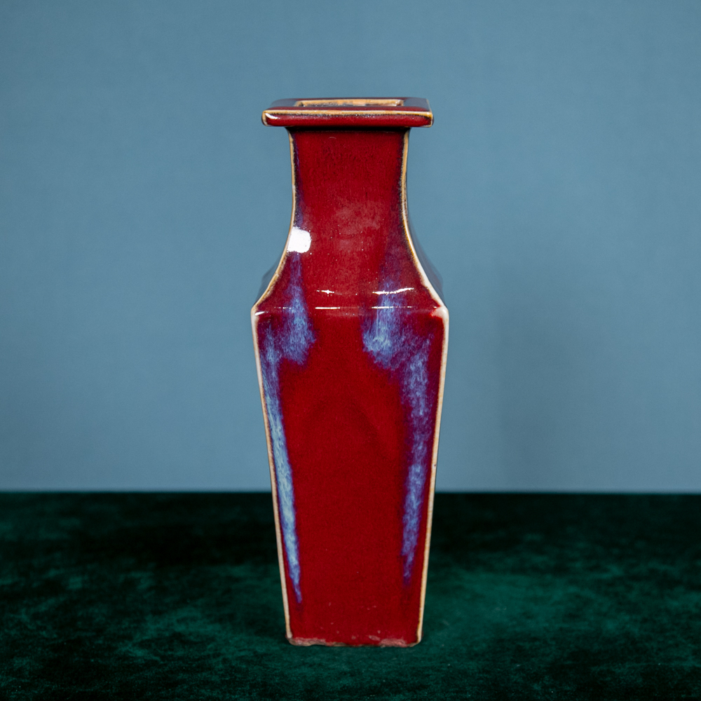 钧红窑变四棱赏瓶JC-1139