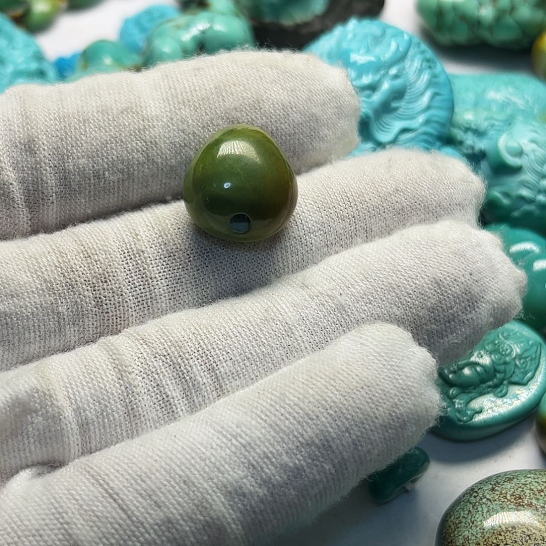 雀***巢绿松石未镶嵌珠宝奇石