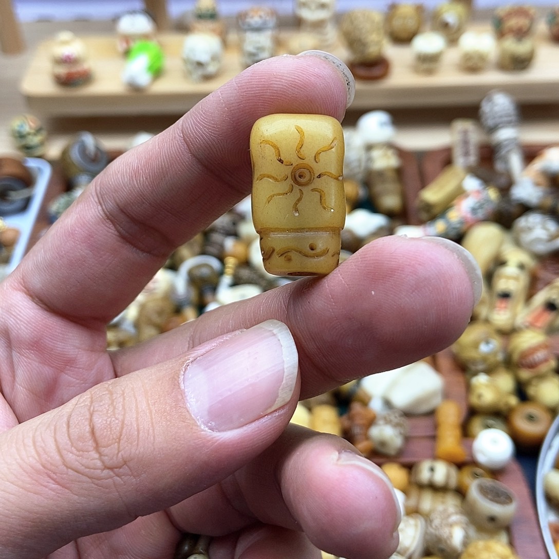 停***格其他驼骨配饰搭配