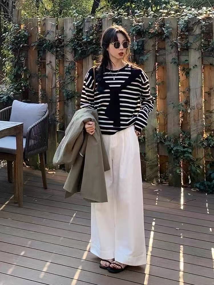 【400-900]新款时尚女装长袖设计感圆领长袖镂空小衫套装