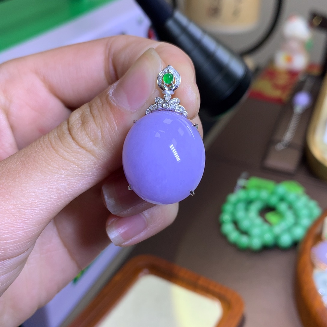 翡翠18K金镶嵌颈饰翡翠