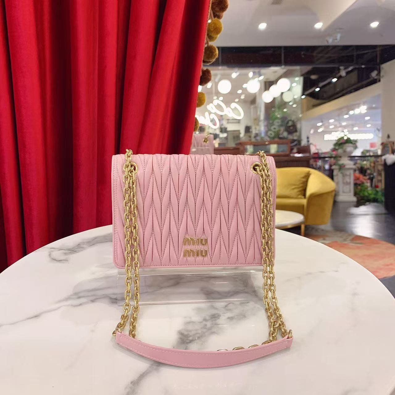 95新 MIU MIU/缪缪 GGS丨褶皱woc粉金单肩包/89780584