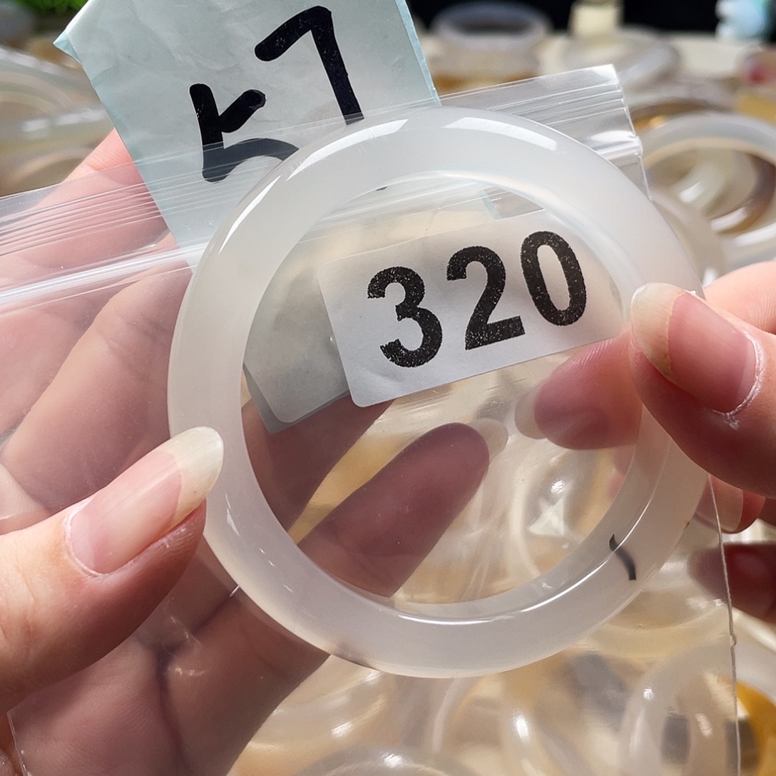 手镯玛瑙/玉髓未镶嵌