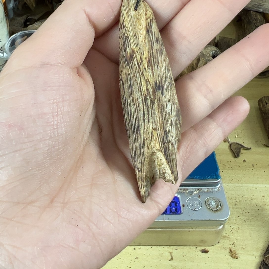 香料绿棋楠蓝宝石原材料