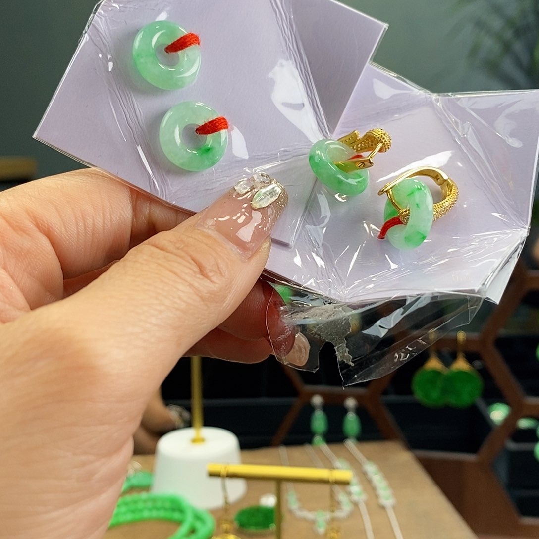 翡翠耳饰银S925镶嵌多样发其一