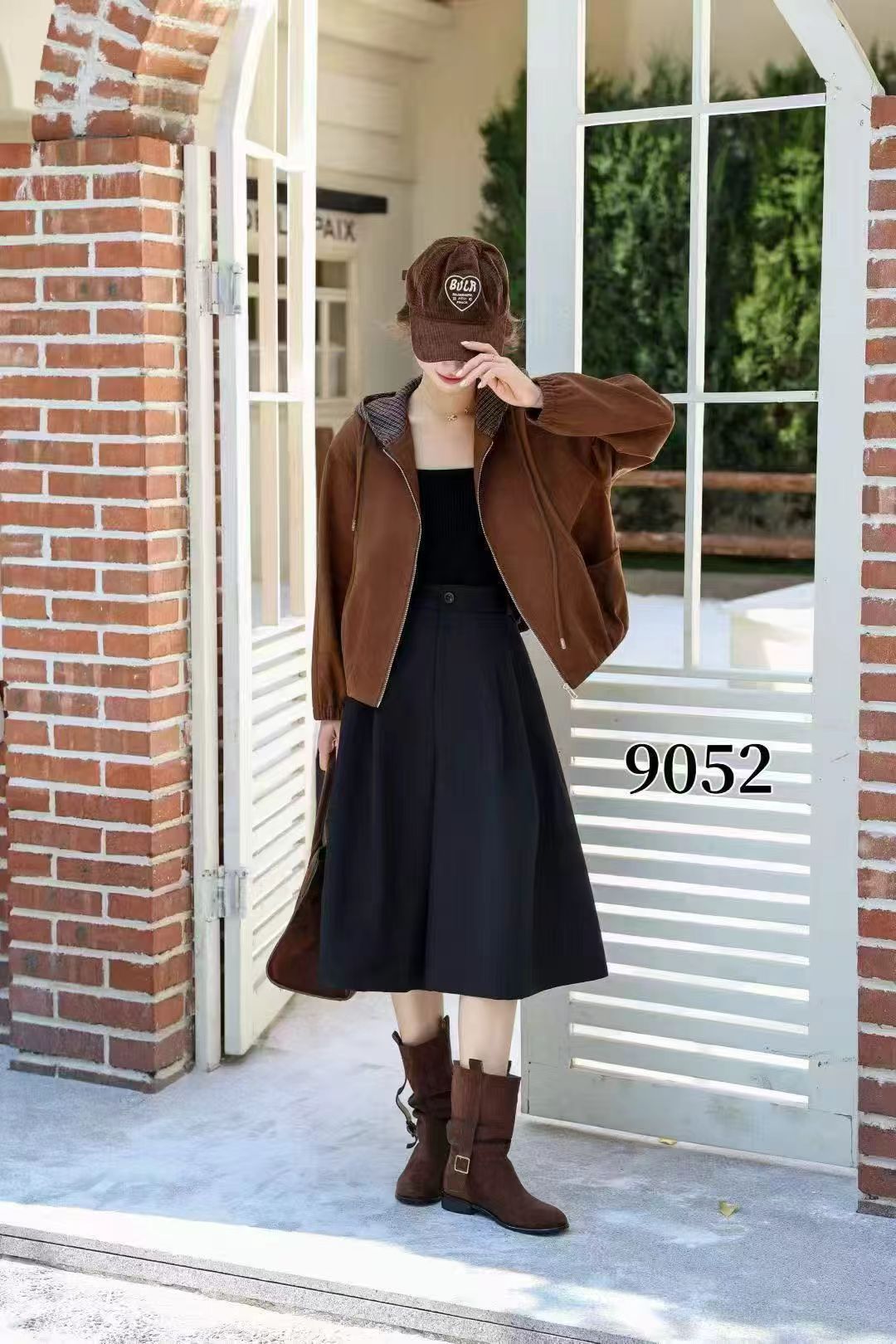 《霞姐服饰》冬季新款连帽麂皮拉链外套休闲时尚女气质货号：9052