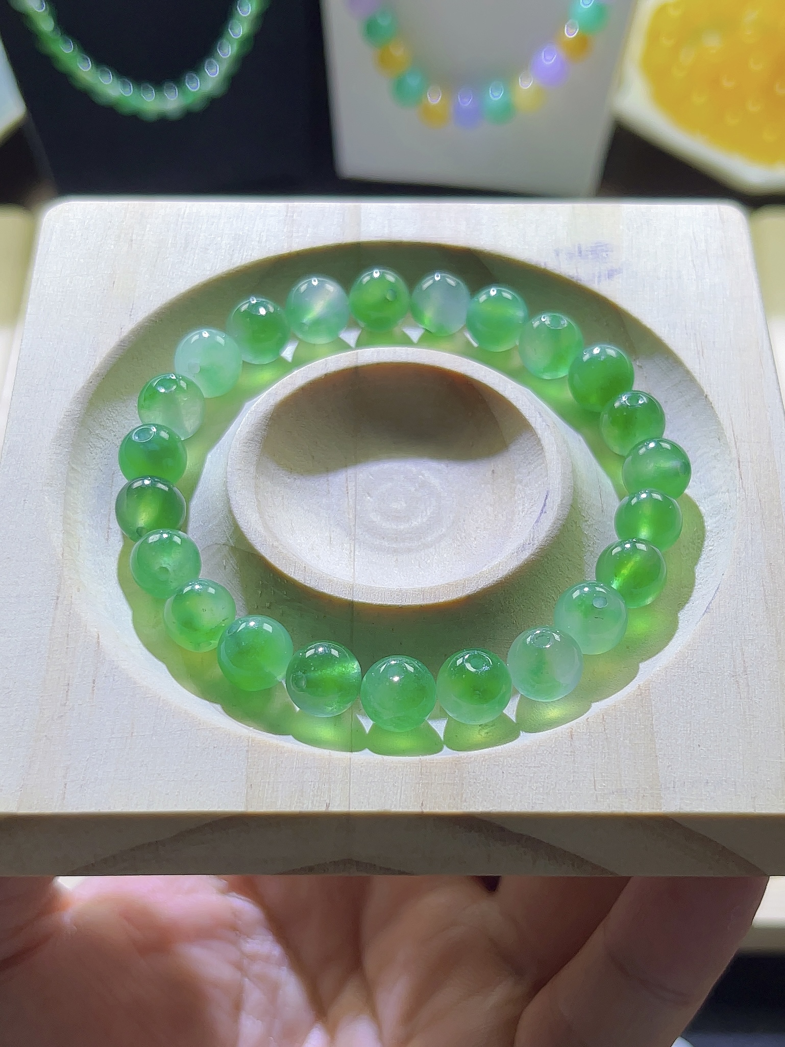 正品卡8MM缅A飘绿珠子多样性发一（TKL008)