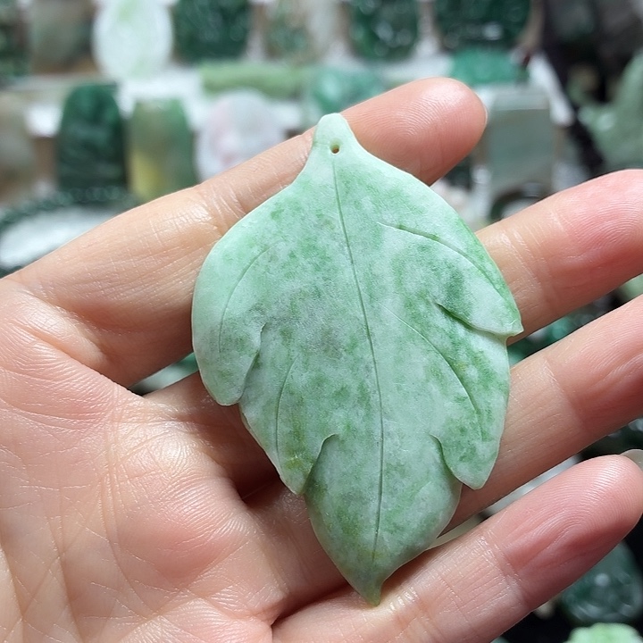 独山玉未镶嵌吊坠