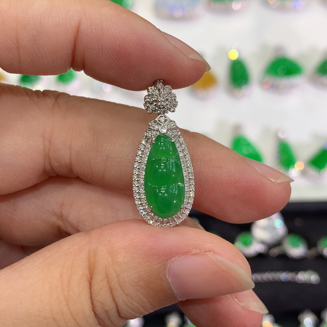 翡翠18K金镶嵌吊坠(不含链)吊坠