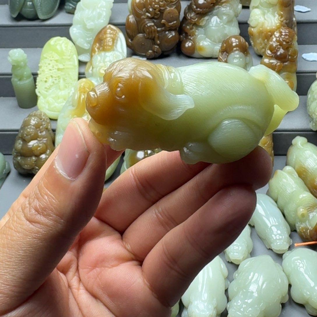 和田玉把件未镶嵌浅*蓝