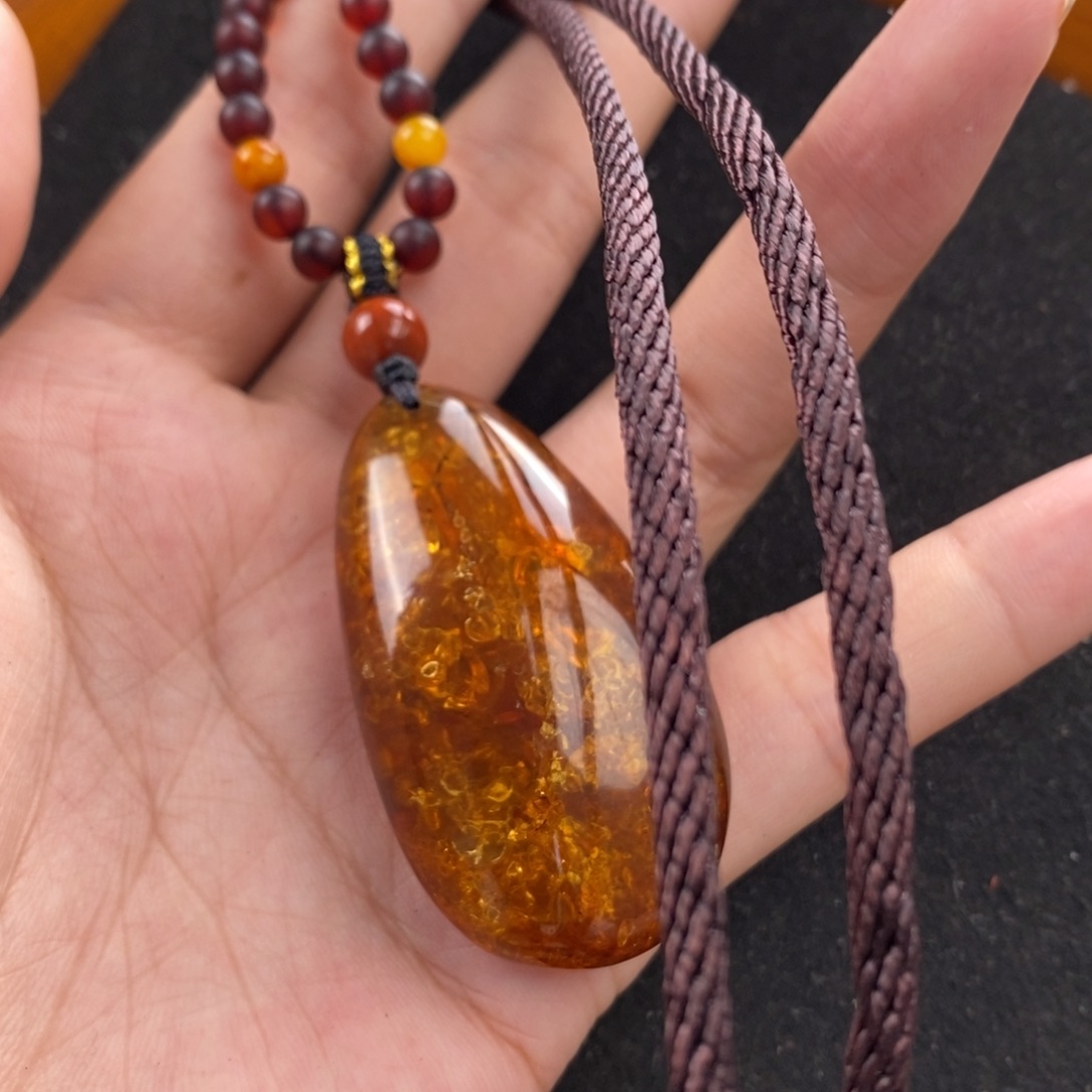 未镶嵌琥珀珠宝奇石