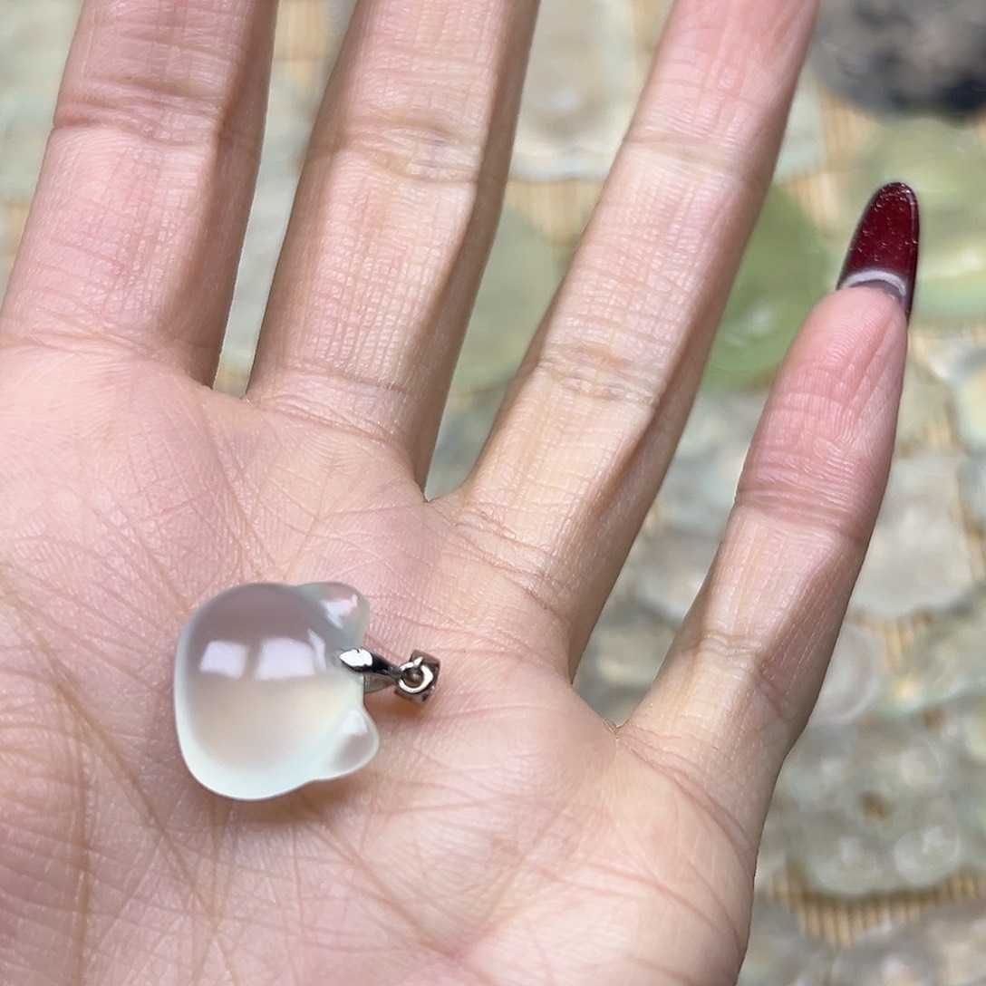 蛇纹石玉颈饰未镶嵌火****次