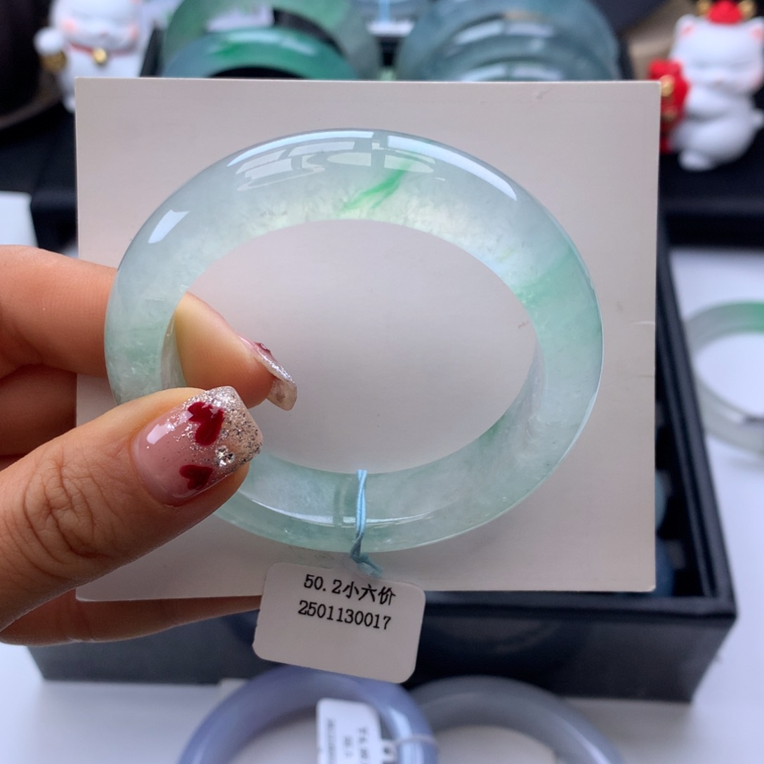 翡翠手镯未镶嵌50-51金丝绿正圈小轮胎