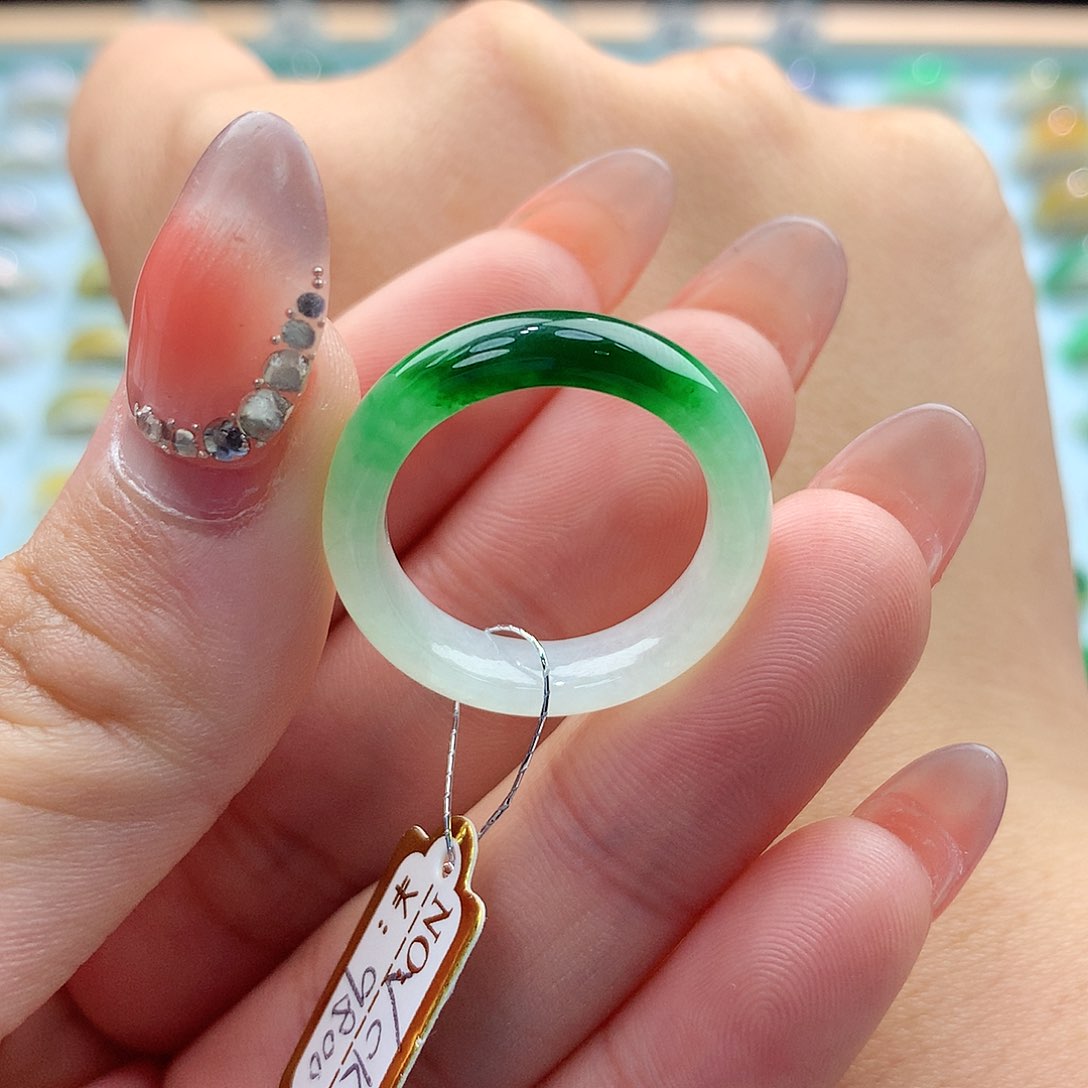 翡翠戒指未镶嵌18.19号