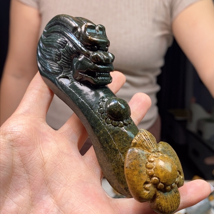 岫岩河磨玉（透闪石质玉）颈饰未镶嵌