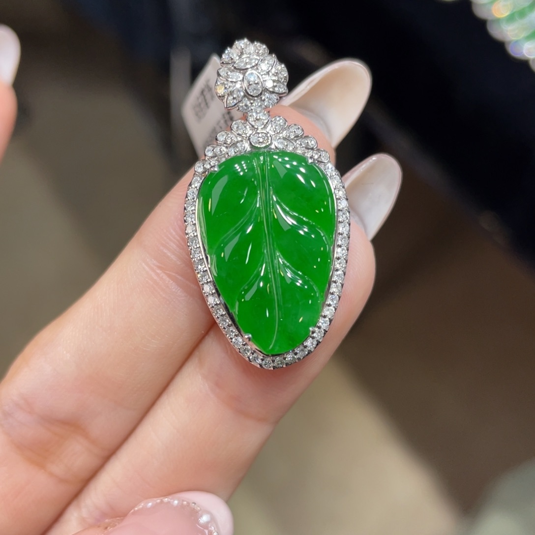 翡翠颈饰18K金镶嵌天然缅甸翡翠a货