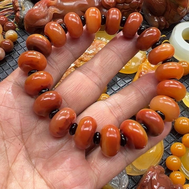 石英质玉（黄龙玉）颈饰未镶嵌肯**意