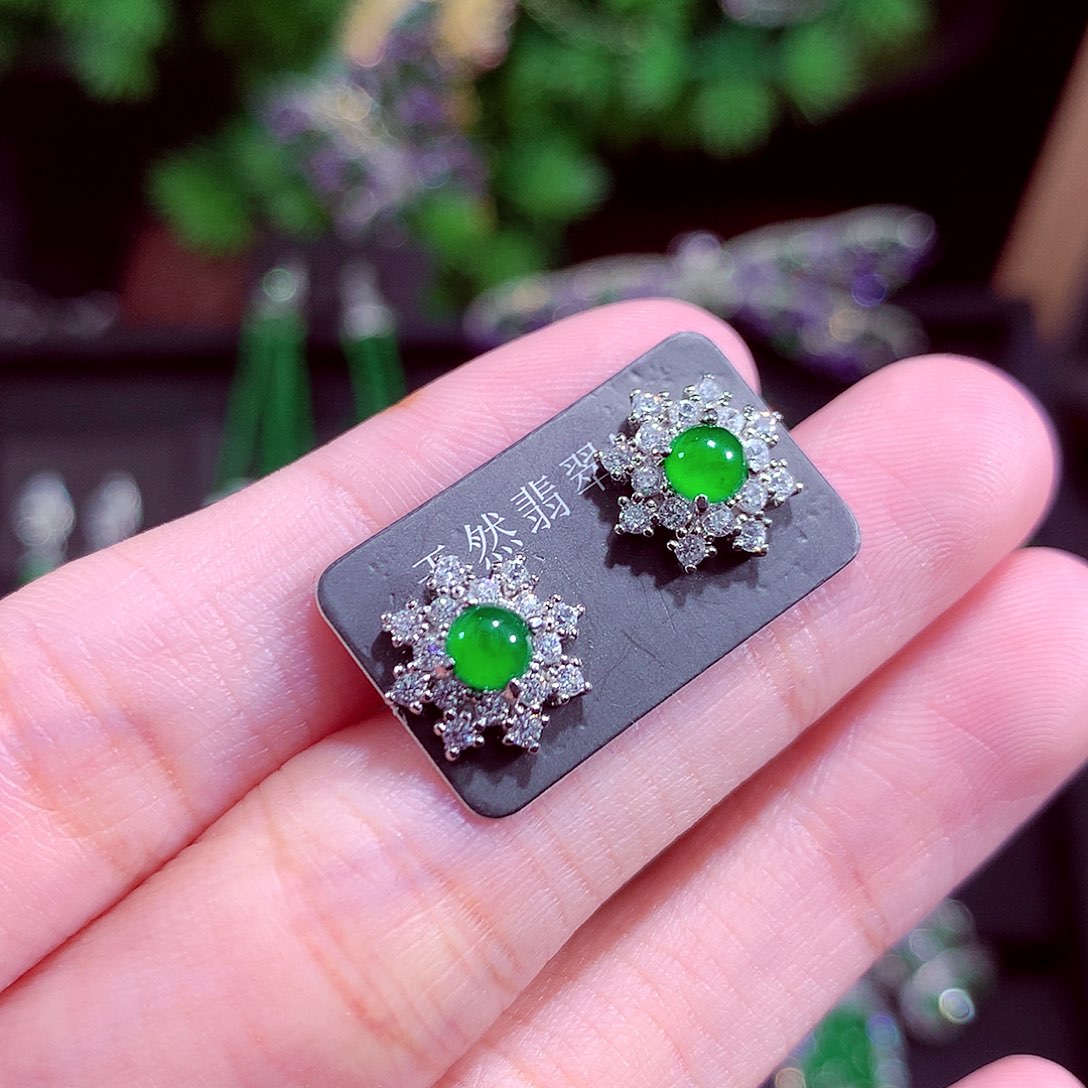 颈饰未镶嵌翡翠天然