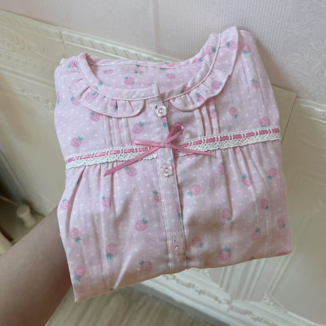 皱布草莓睡衣两件套