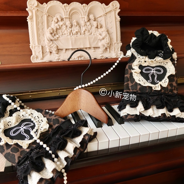小新宠物春秋新款甜心豹纹两件套刺绣时尚猫狗马尔济斯比熊泰迪