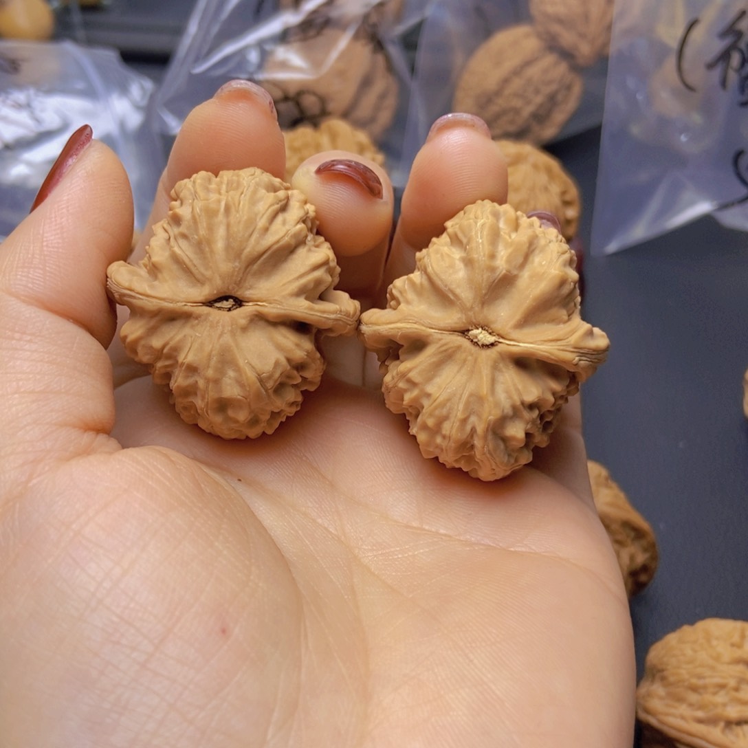 桃核把件?****?福利白狮子35