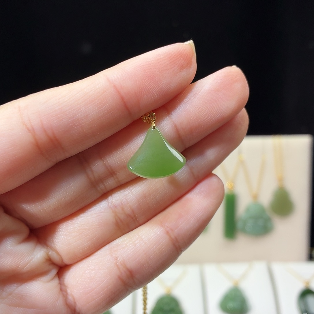 和田玉（碧玉）18K金镶嵌吊坠(赠链)