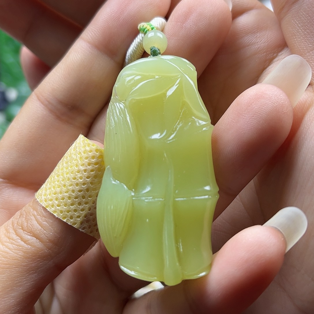 和田玉吊坠未镶嵌