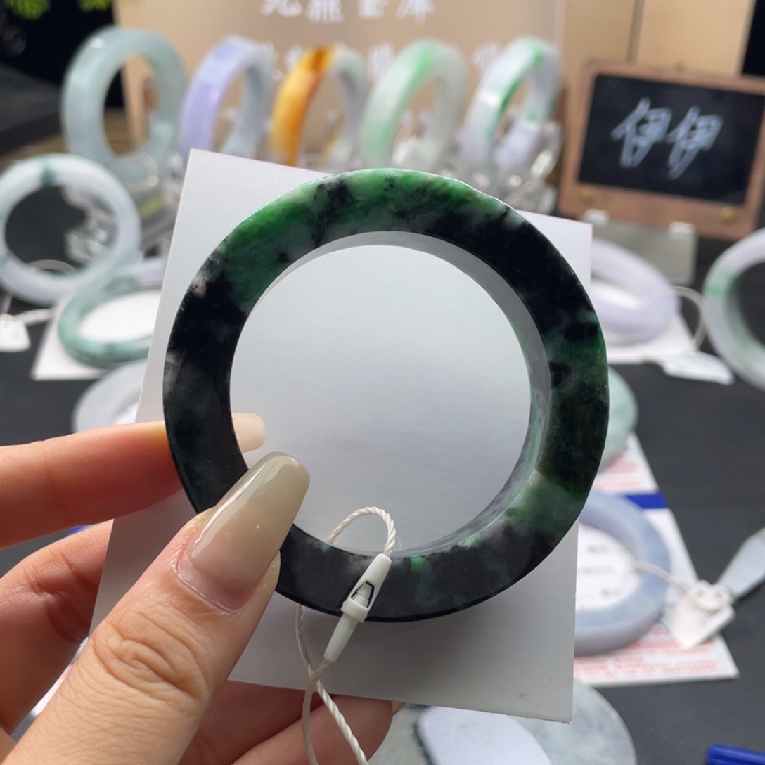 定制翡翠未镶嵌翡翠手镯基地质检发货