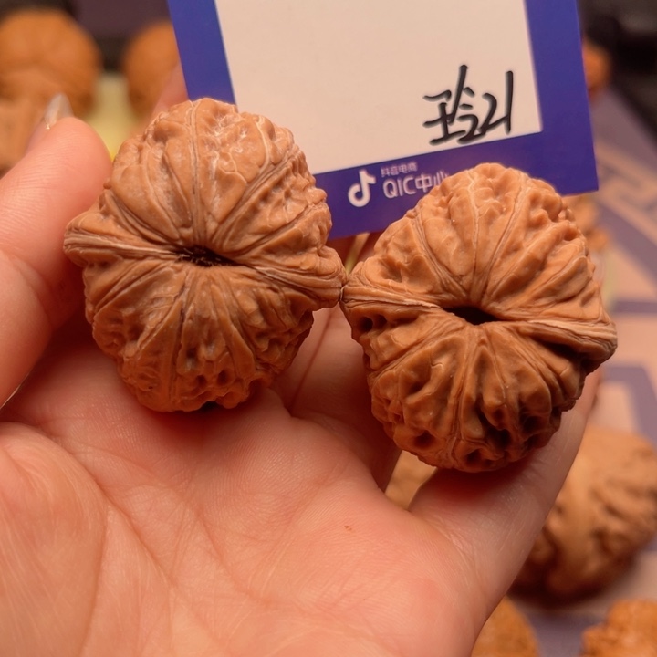 文玩核桃吊坠M****?文玩核桃21