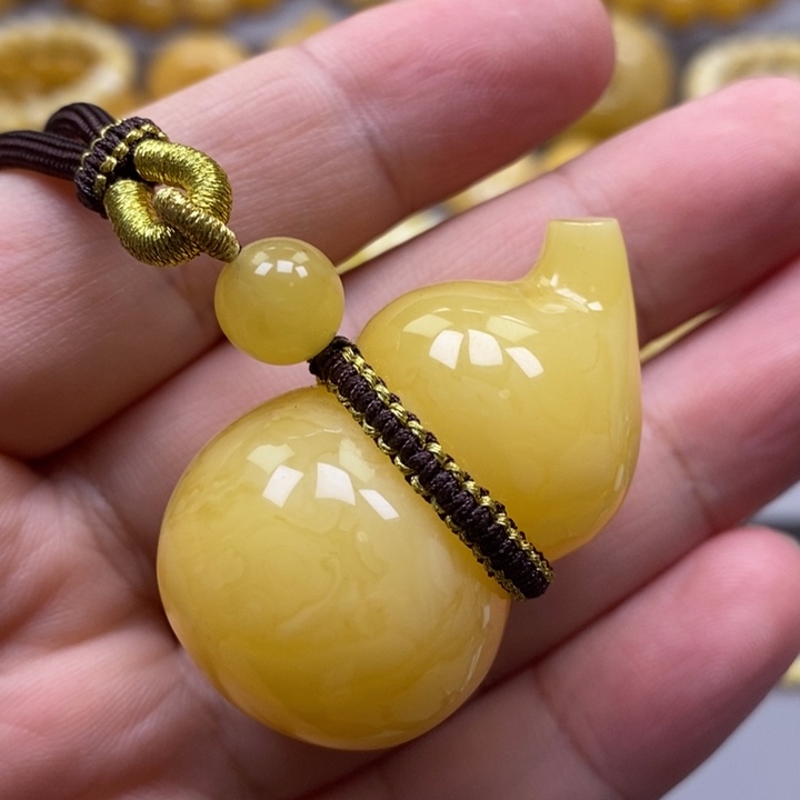 琥珀未镶嵌颈饰吊坠