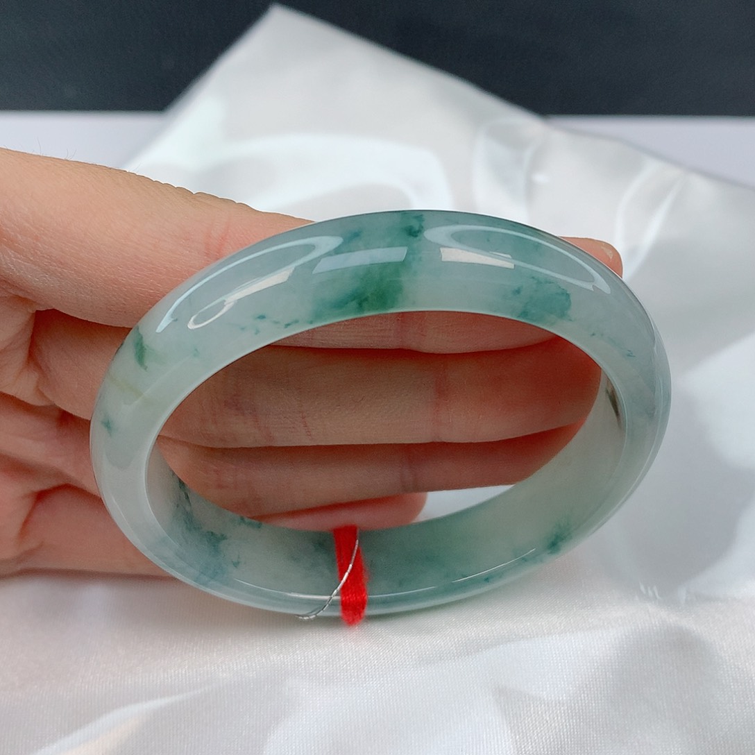 翡翠手镯未镶嵌53.3贵妃冰润飘兰花意境美