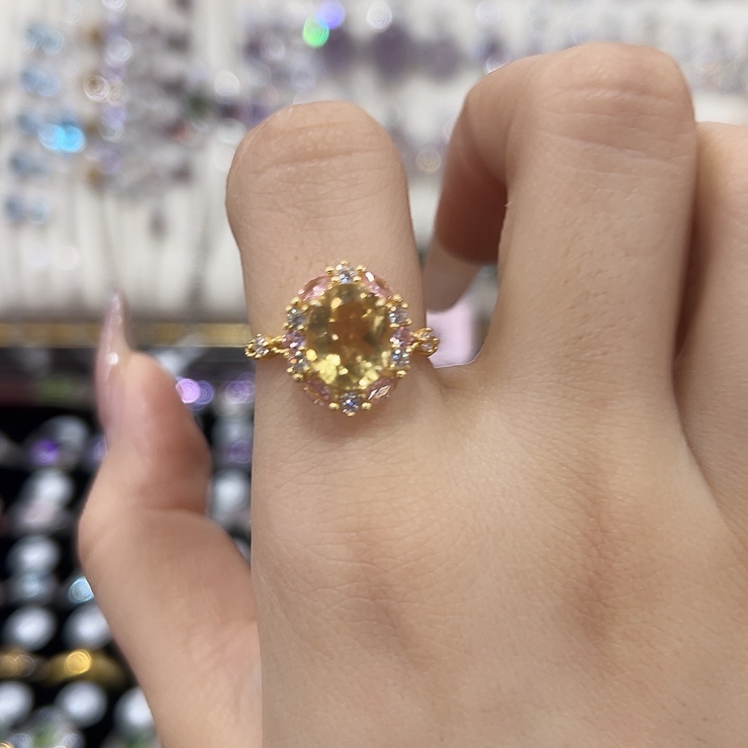 宠***爱戒指18K金镶嵌黄晶金托不保色