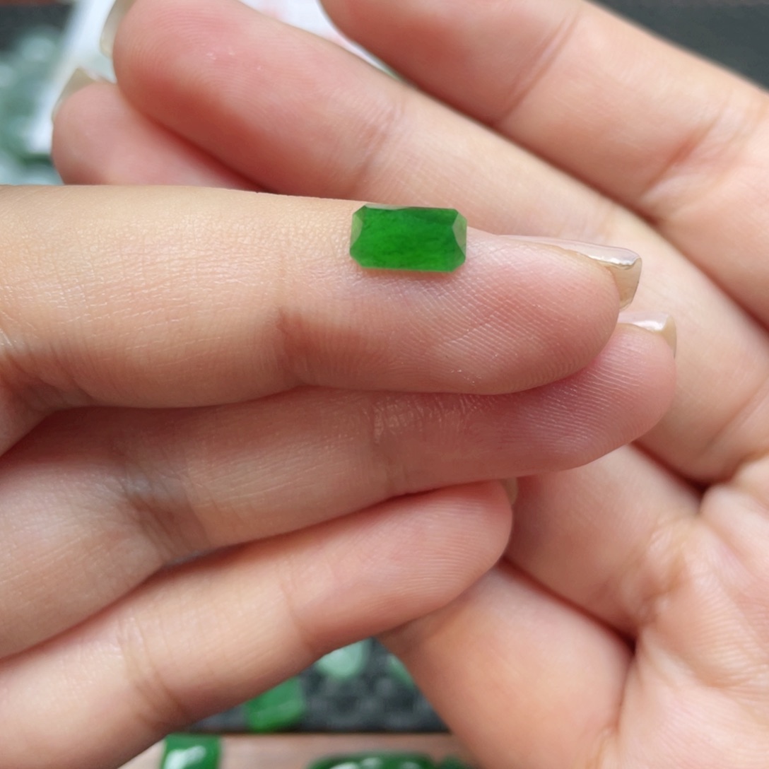 未镶嵌挂件翡翠L*X  翡翠