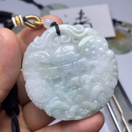 翡翠未镶嵌颈饰翡翠