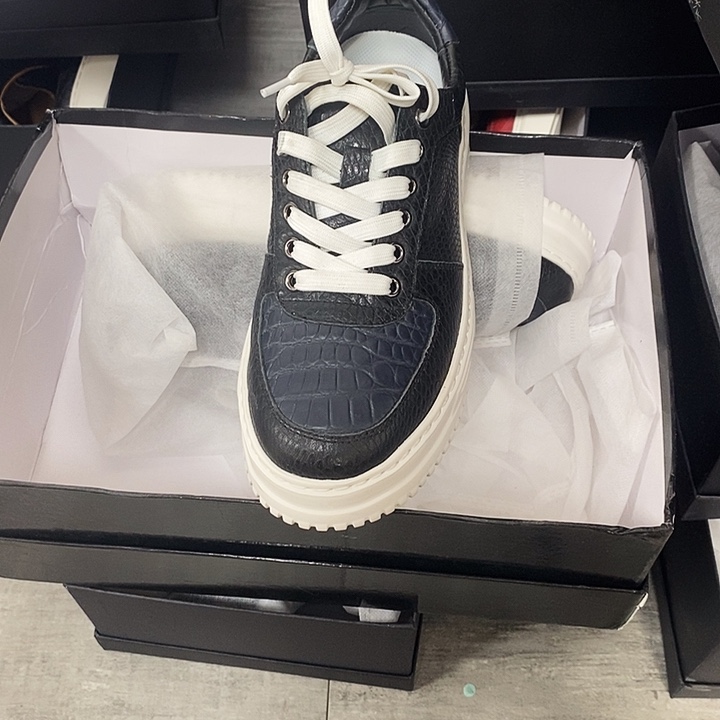 名***真皮39码男士休闲鞋