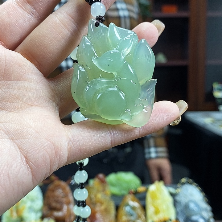蛇纹石玉吊坠未镶嵌