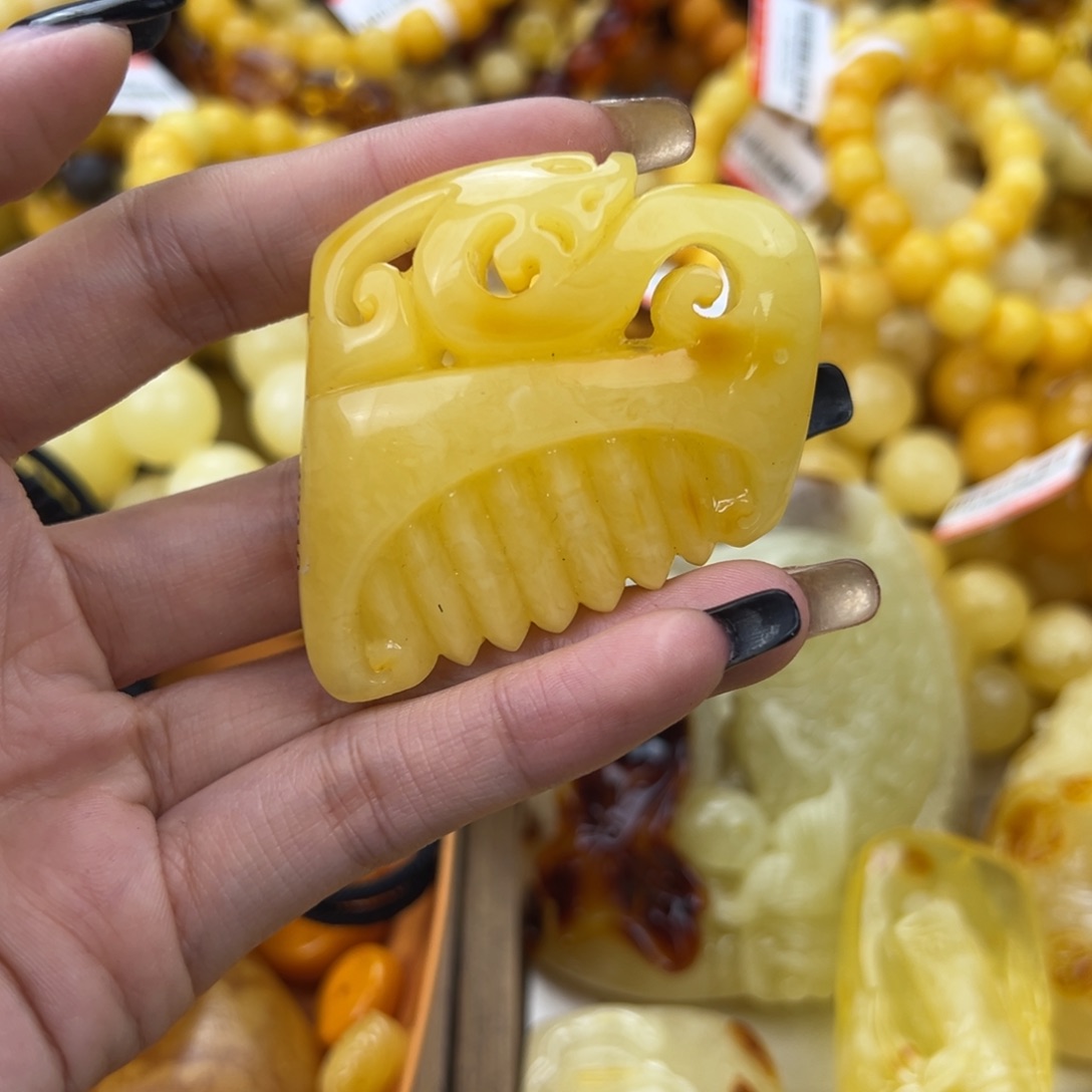 琥珀珠宝奇石未镶嵌