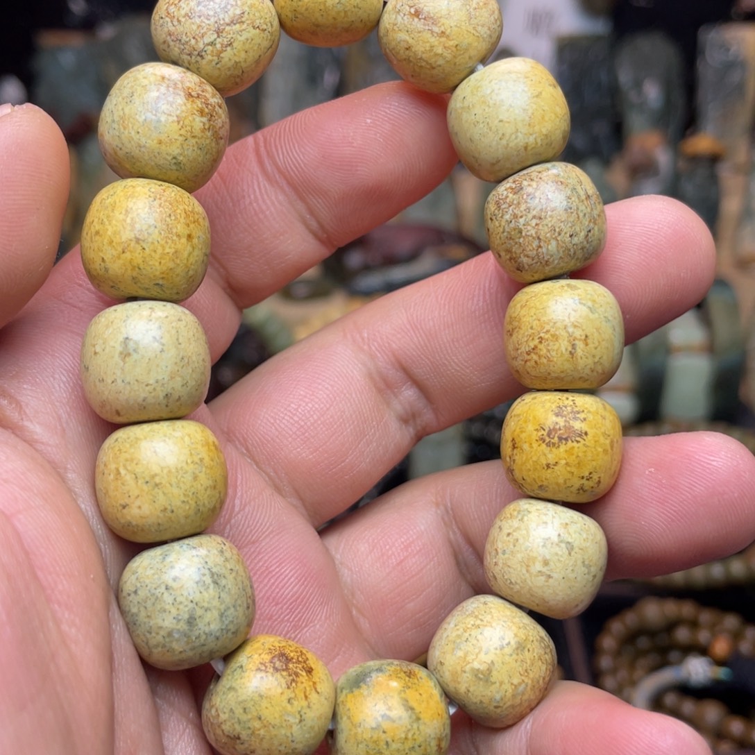 岫岩河磨玉（透闪石质玉）未镶嵌颈饰15×13