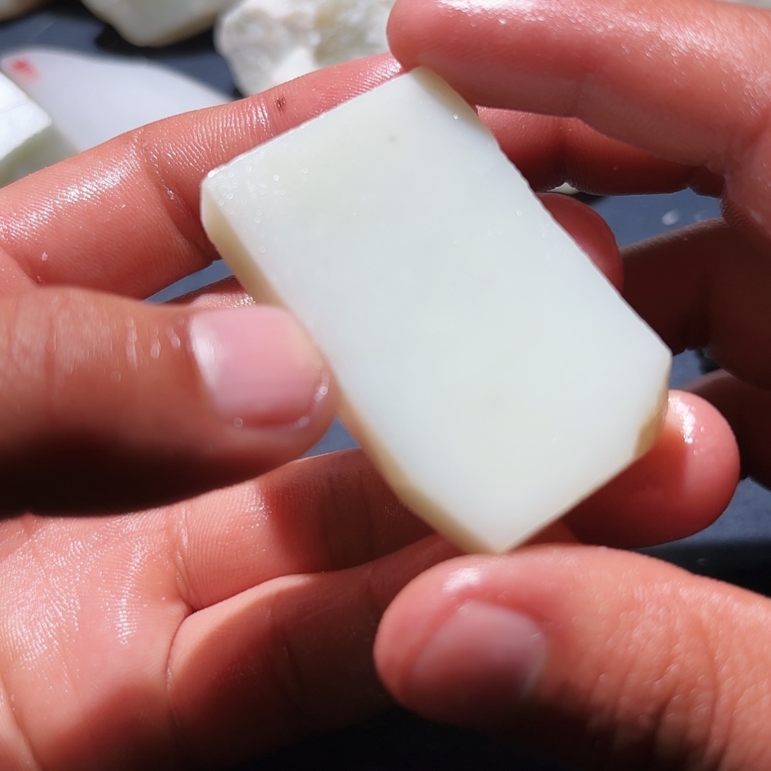 和田玉未镶嵌珠宝奇石